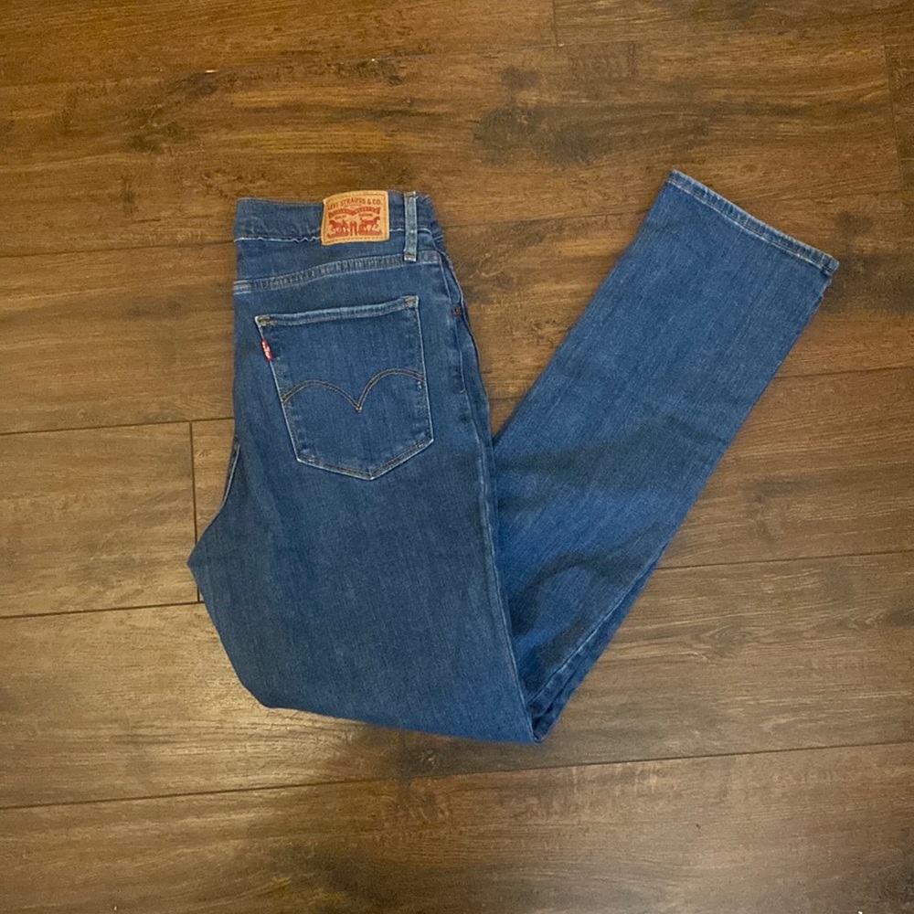 Levi’s straight leg jeans